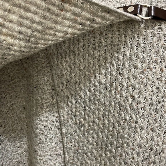 Cleo knitted cape (sz OS) - Picture 4 of 8